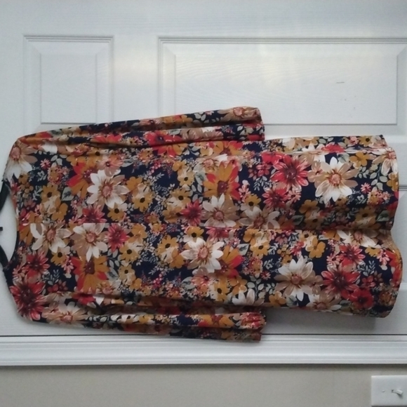 Southern Stitch Women's Floral Dress - Picture 8 of 11